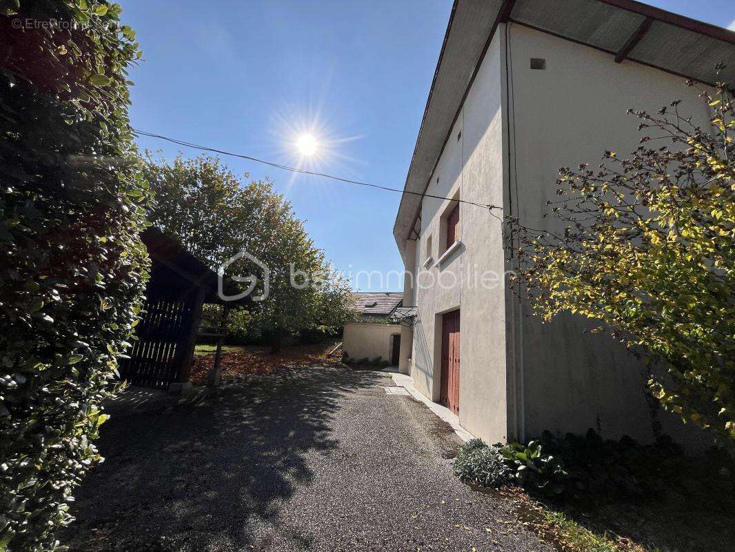 Maison à LA TERRASSE