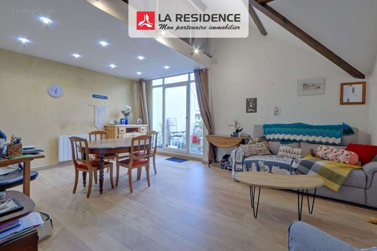 Appartement à BEAUCHAMP