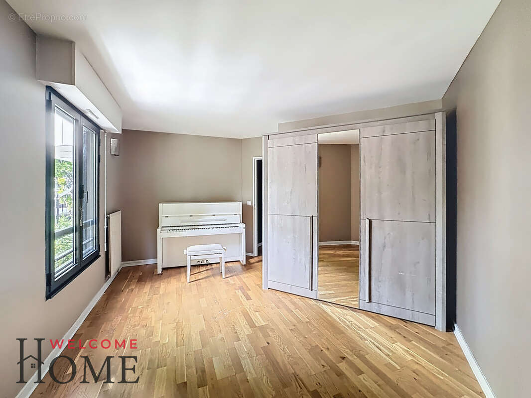 Appartement à LEVALLOIS-PERRET