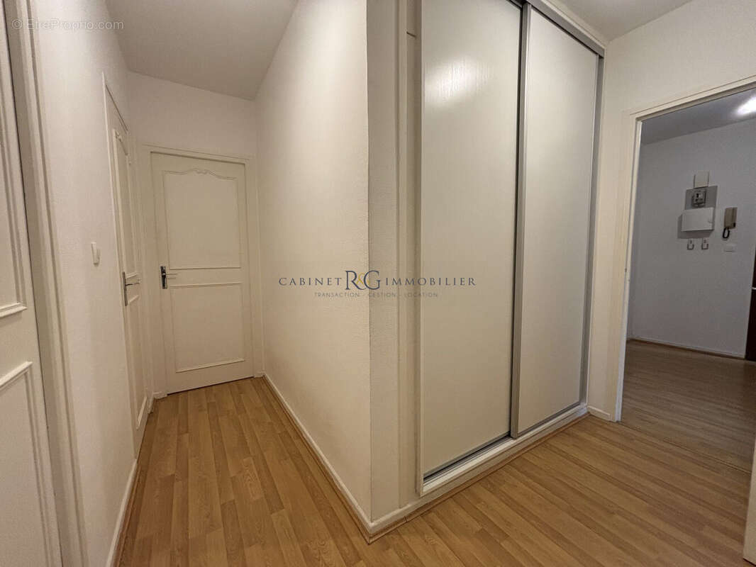 Couloir  - Appartement à LE BAN-SAINT-MARTIN