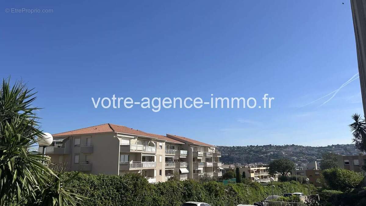 Appartement à SAINT-LAURENT-DU-VAR