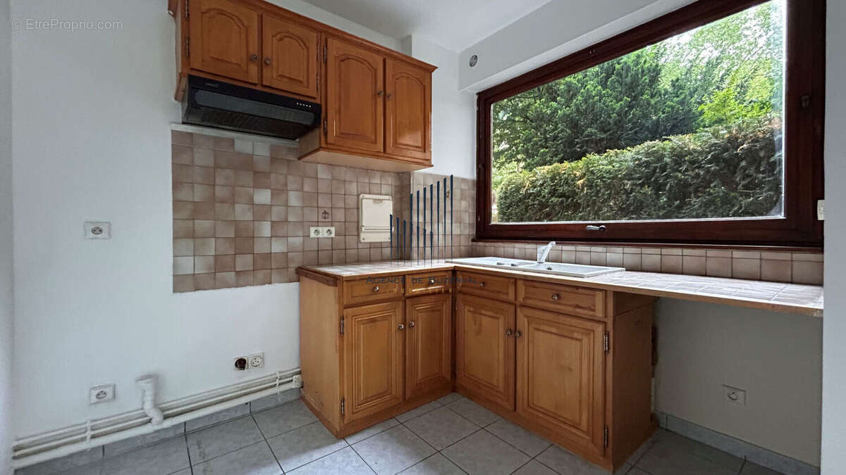 Appartement à LA CELLE-SAINT-CLOUD