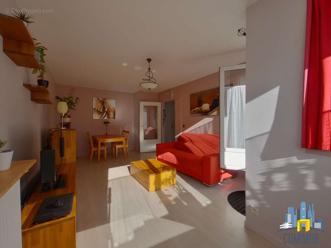 Appartement à COURBEVOIE