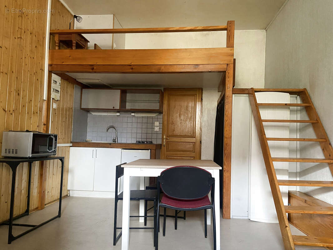 Appartement à YENNE