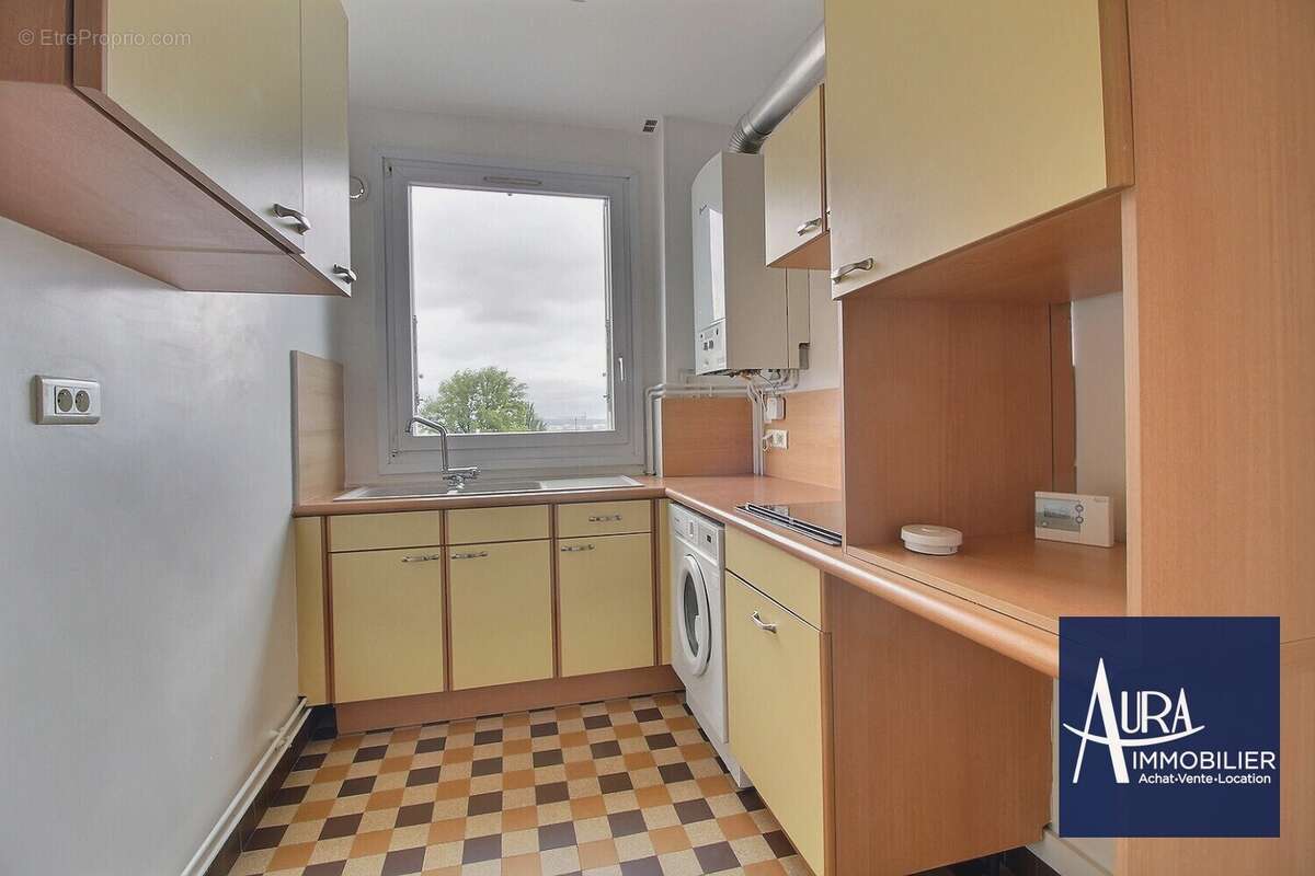 0_0003 - Appartement à LES LILAS