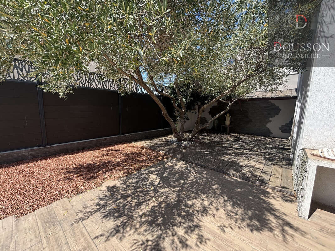 Villa de prestige de 220 m2 avec piscine, vaste garage et prestations haut de gamme à Aigues-Mortes - photo 14