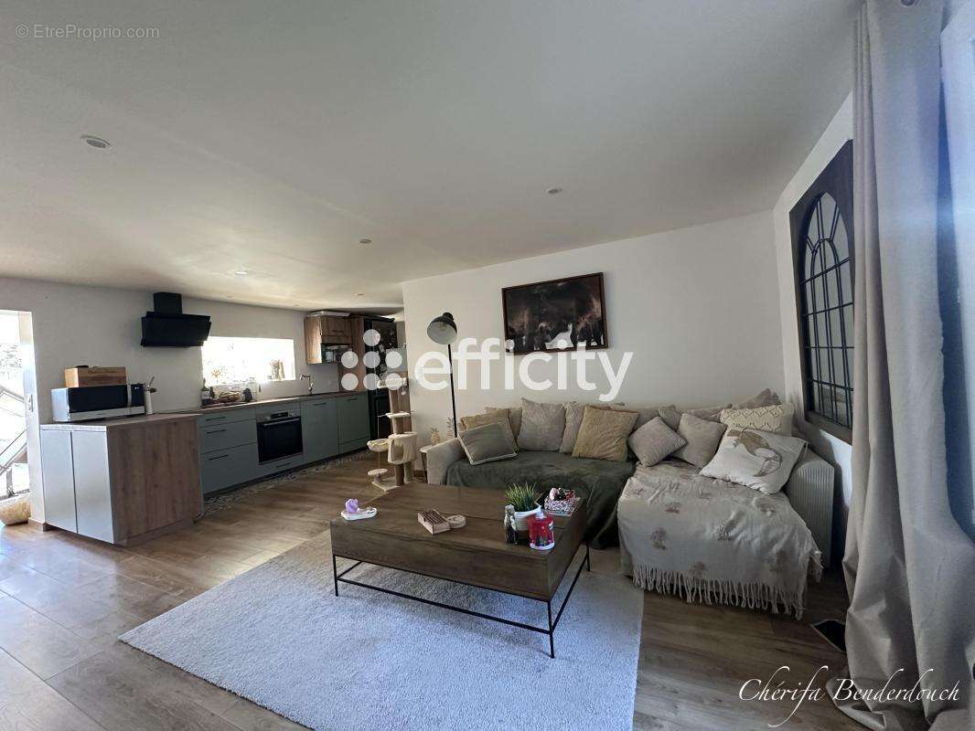 Appartement à TRESSES