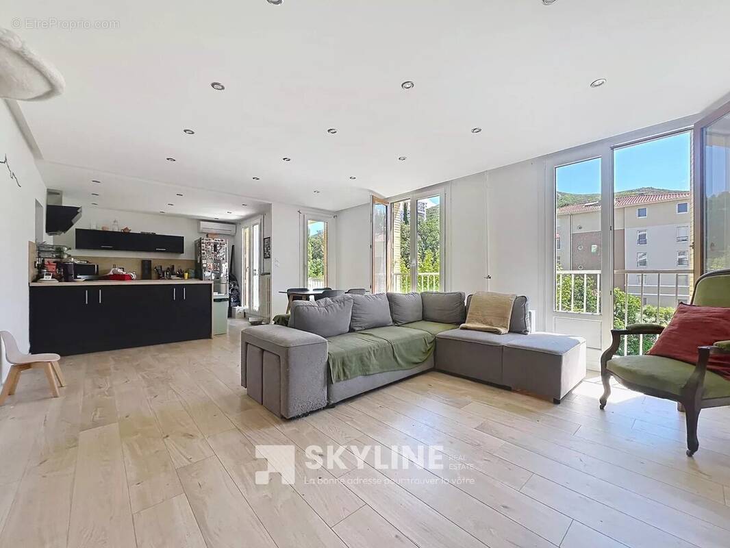 Appartement à MARSEILLE-10E