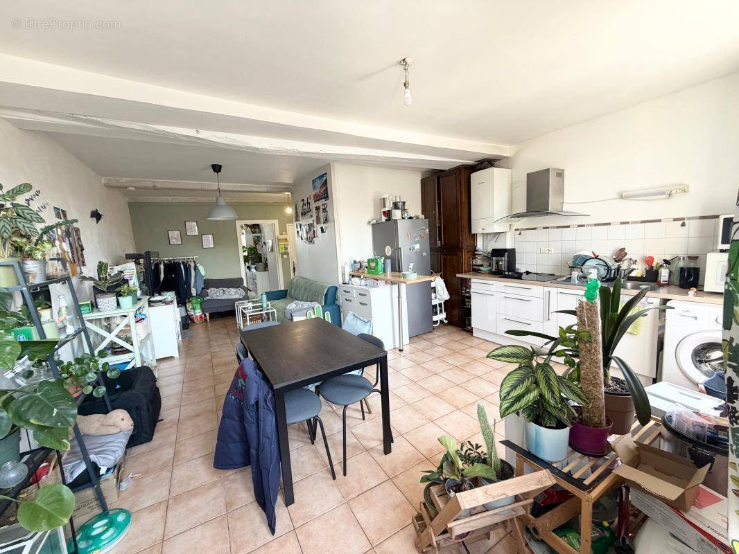 Appartement à L'ARBRESLE