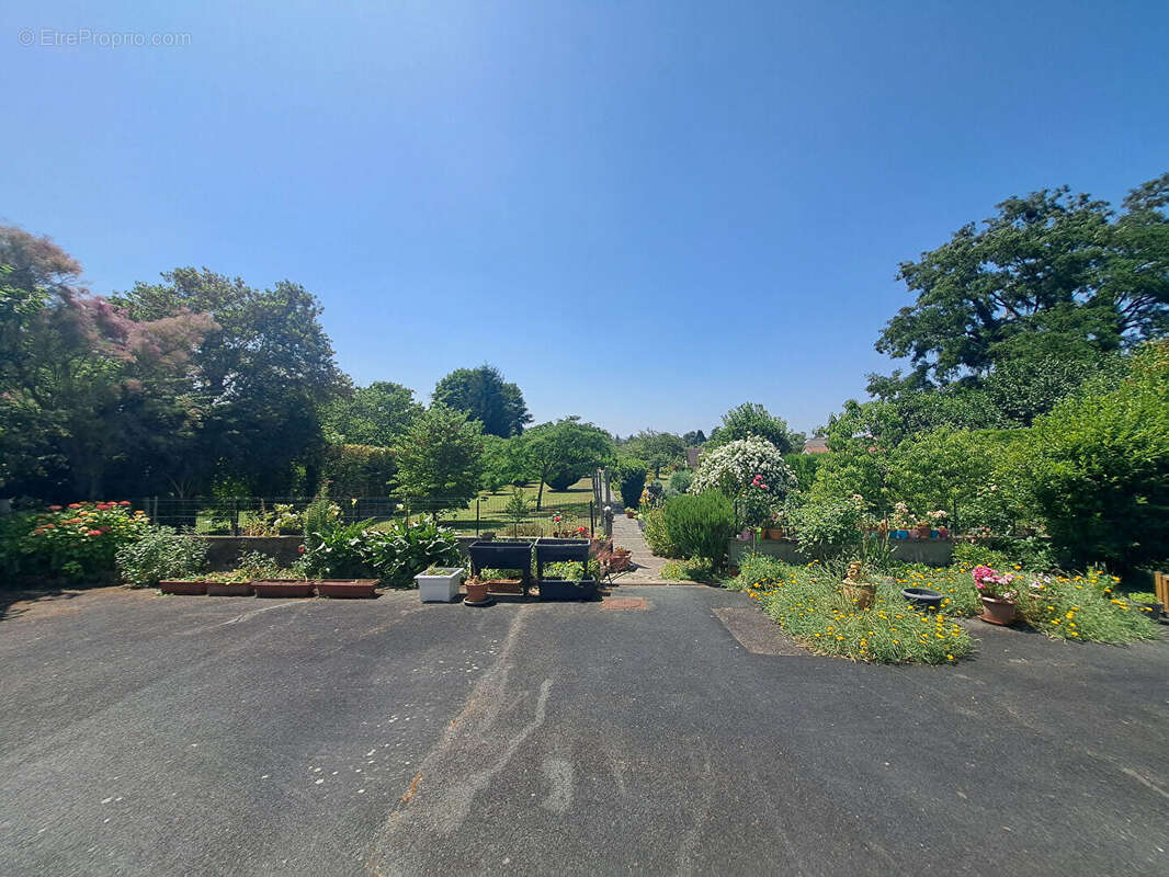 Maison à CHATELLERAULT