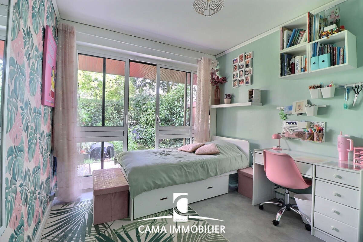 Appartement à FONTENAY-LE-FLEURY