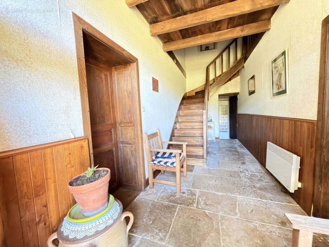 Maison à NANTEUIL-EN-VALLEE