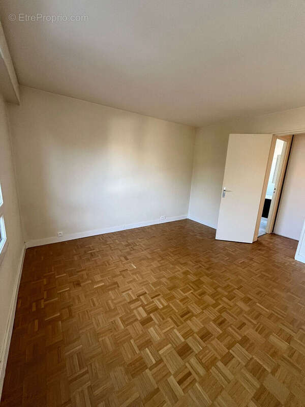Appartement à SAINT-MAUR-DES-FOSSES
