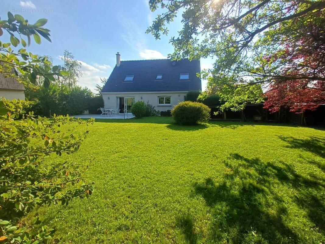Maison à SAINS-EN-AMIENOIS
