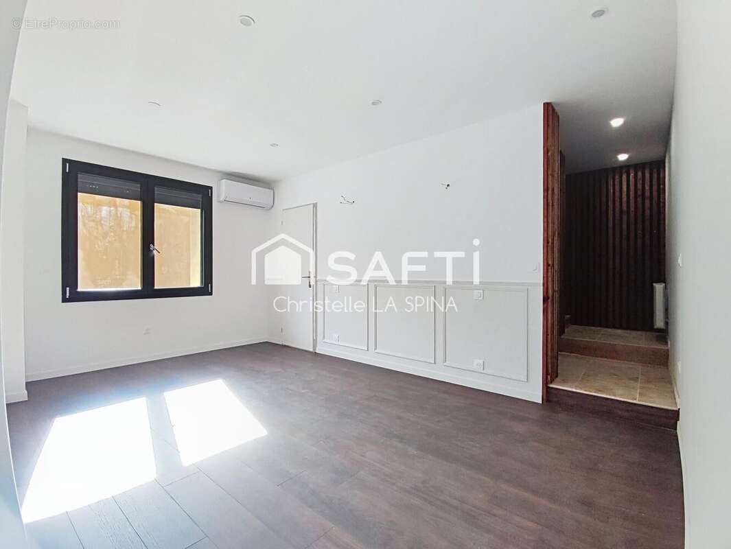 Photo 3 - Maison à REMOULINS