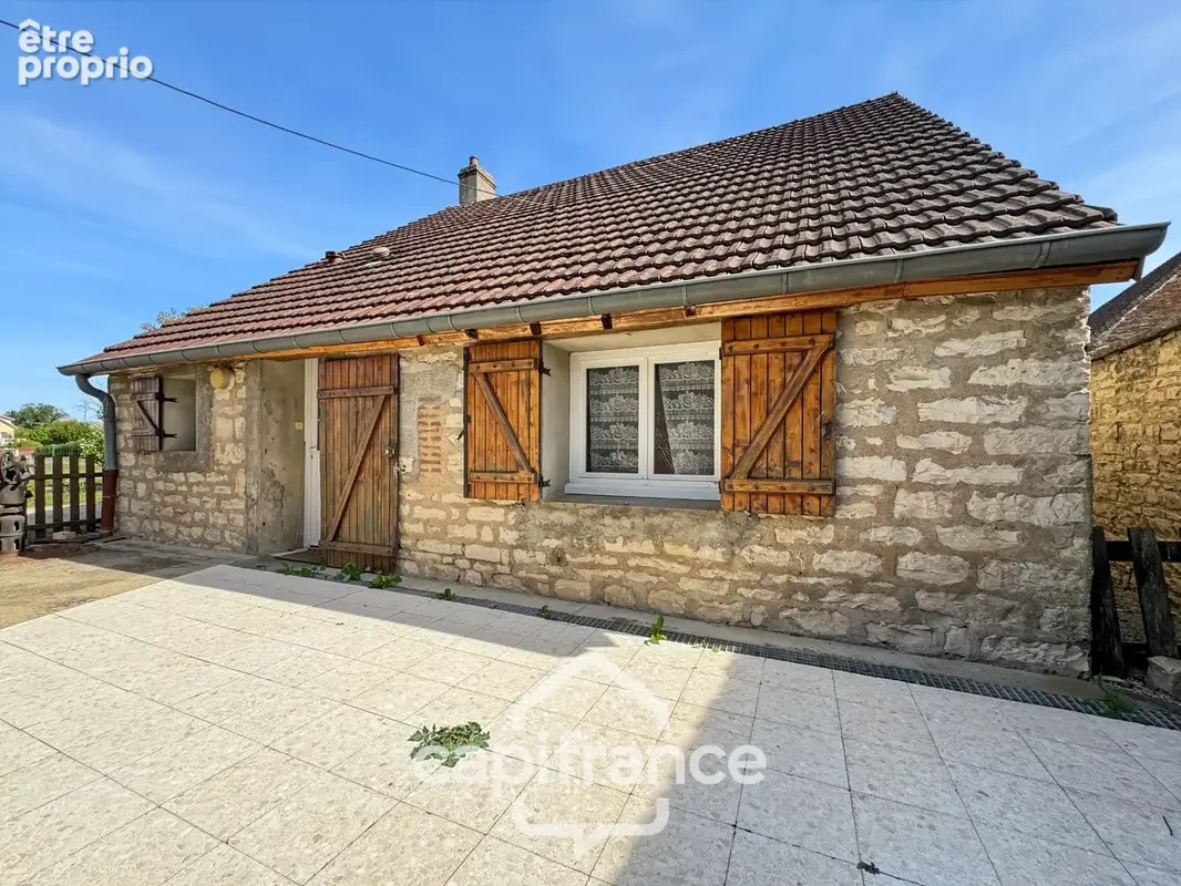 Maison en pierre de 1865 – 3 chambres, garage et jardin : une belle opportunité à Bey - photo 2