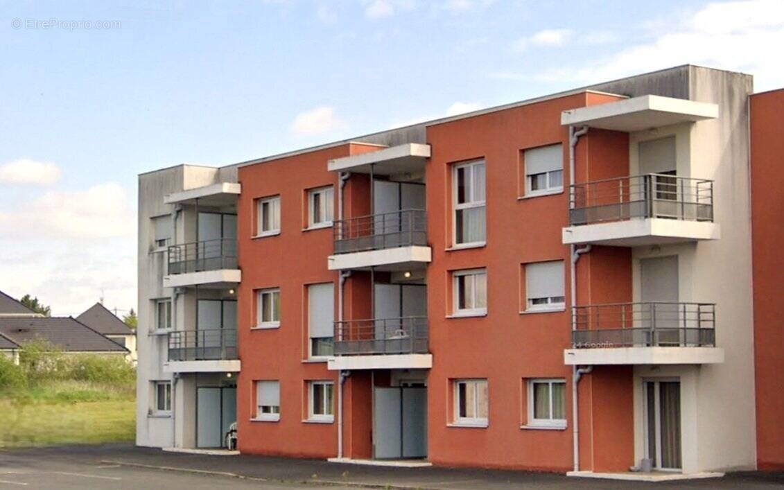 Appartement à YZEURE