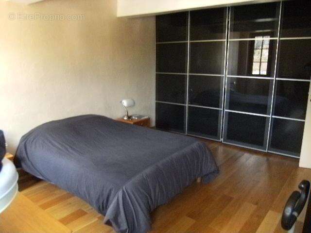 Maison de village 160m²  T5  avec garage, cuisine d'été, jardin, atelier... - photo 9