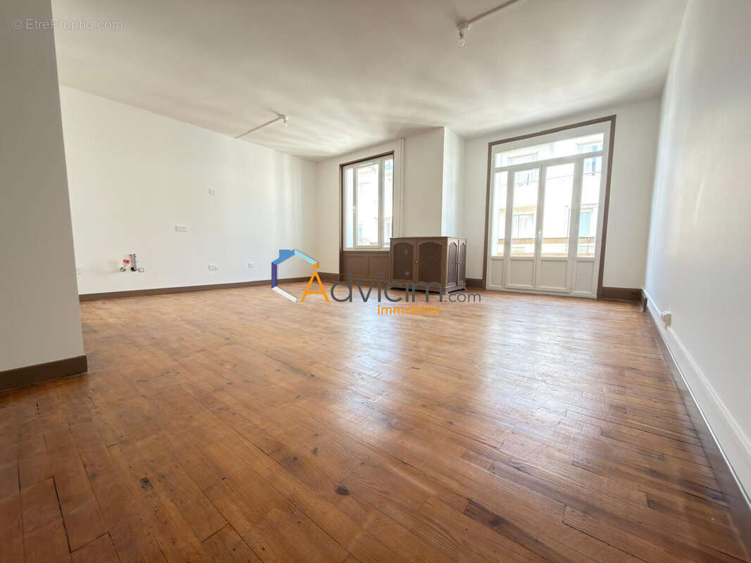 Appartement 75 m² à Saint-Etienne  - photo 2