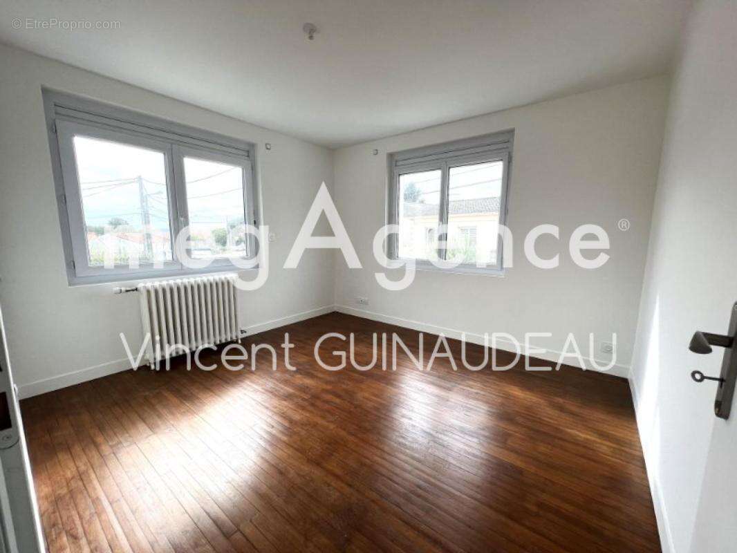 Maison à SAINT-CHRISTOPHE-DU-BOIS