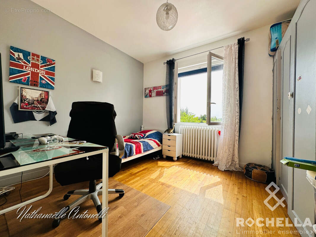 Maison à SAINT-JEAN-D'ANGELY