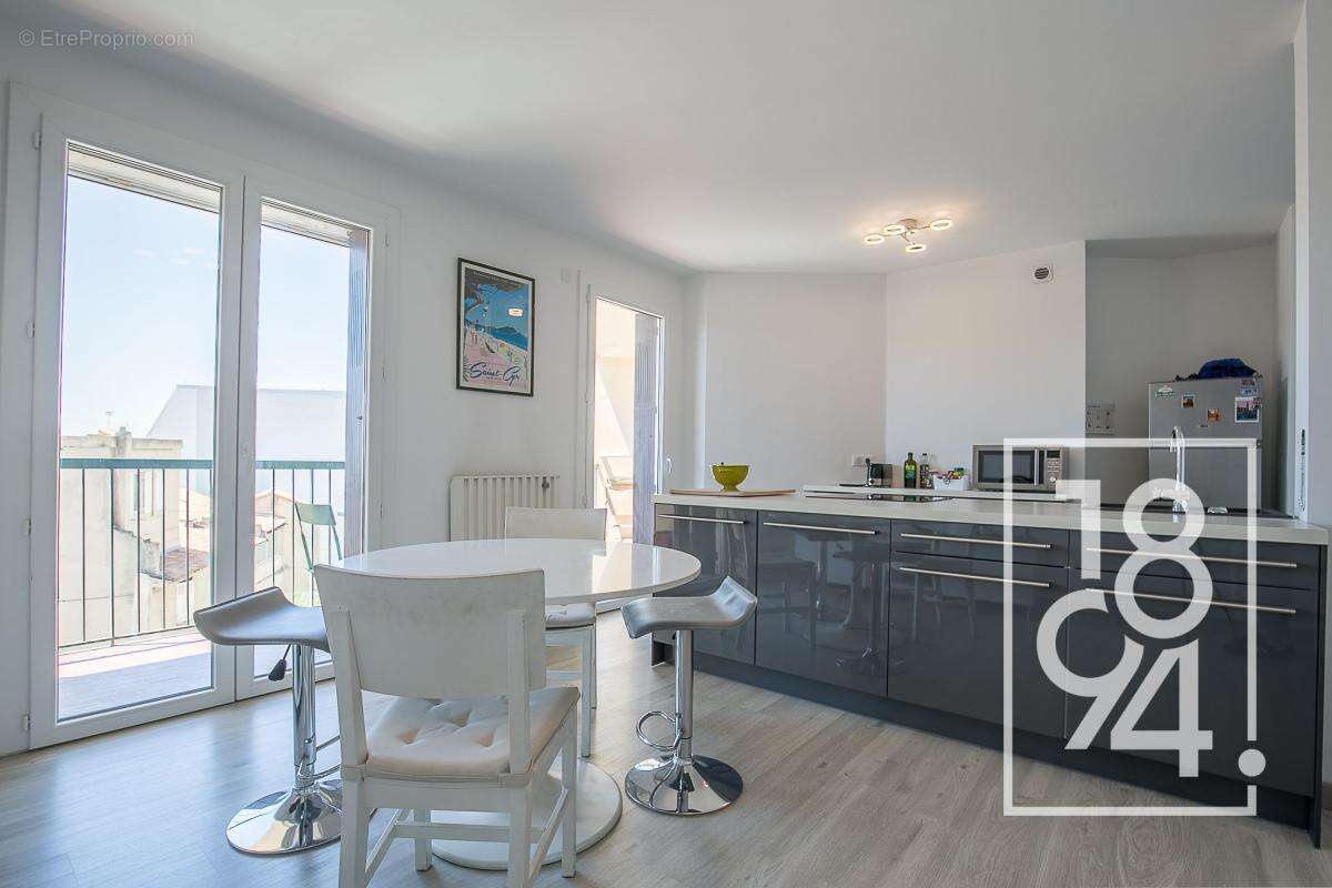 Appartement à MARSEILLE-5E