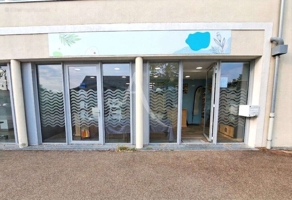 Local commercial de 77 m²  à MOUCHAMPS !! - photo 7