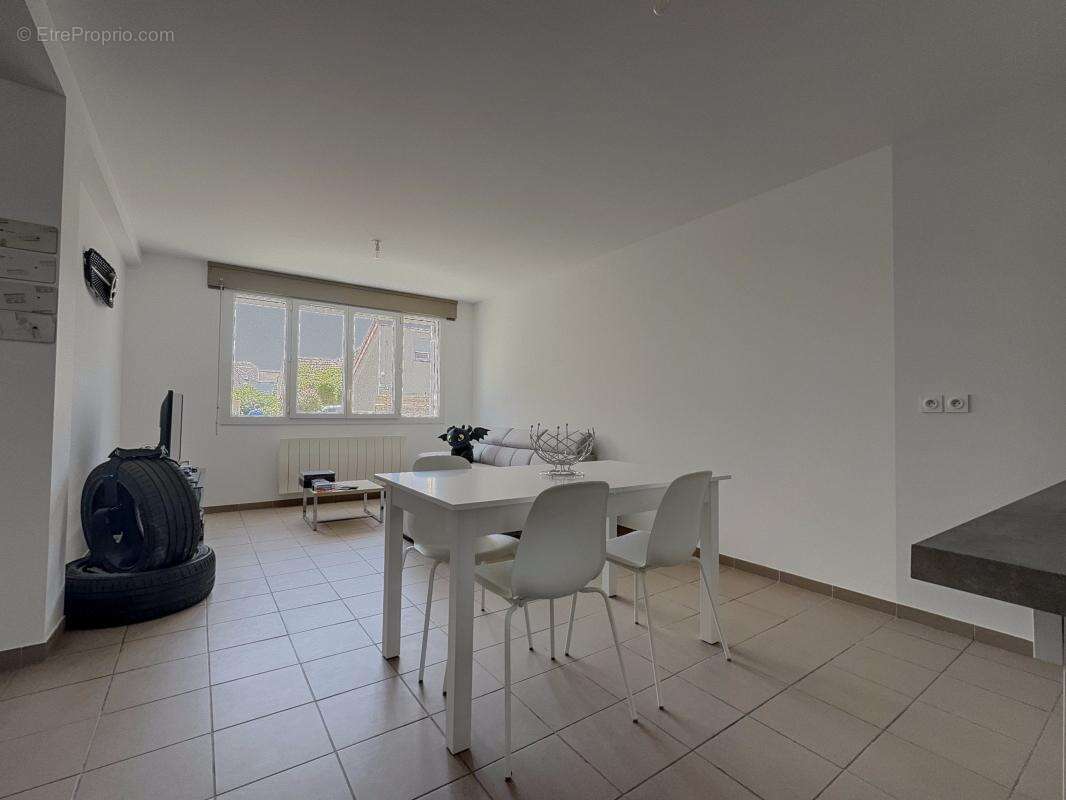Appartement à GENLIS