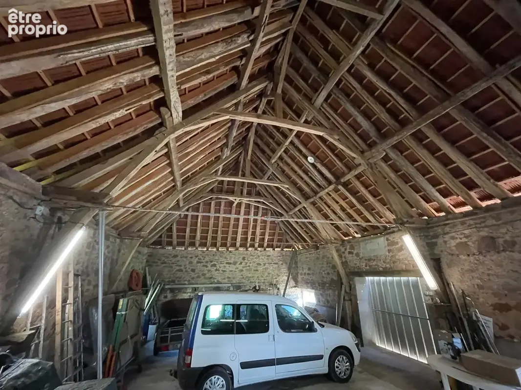 Charmante maison de 3 chambres avec grange, piscine et jardin de 9357m² - photo 2