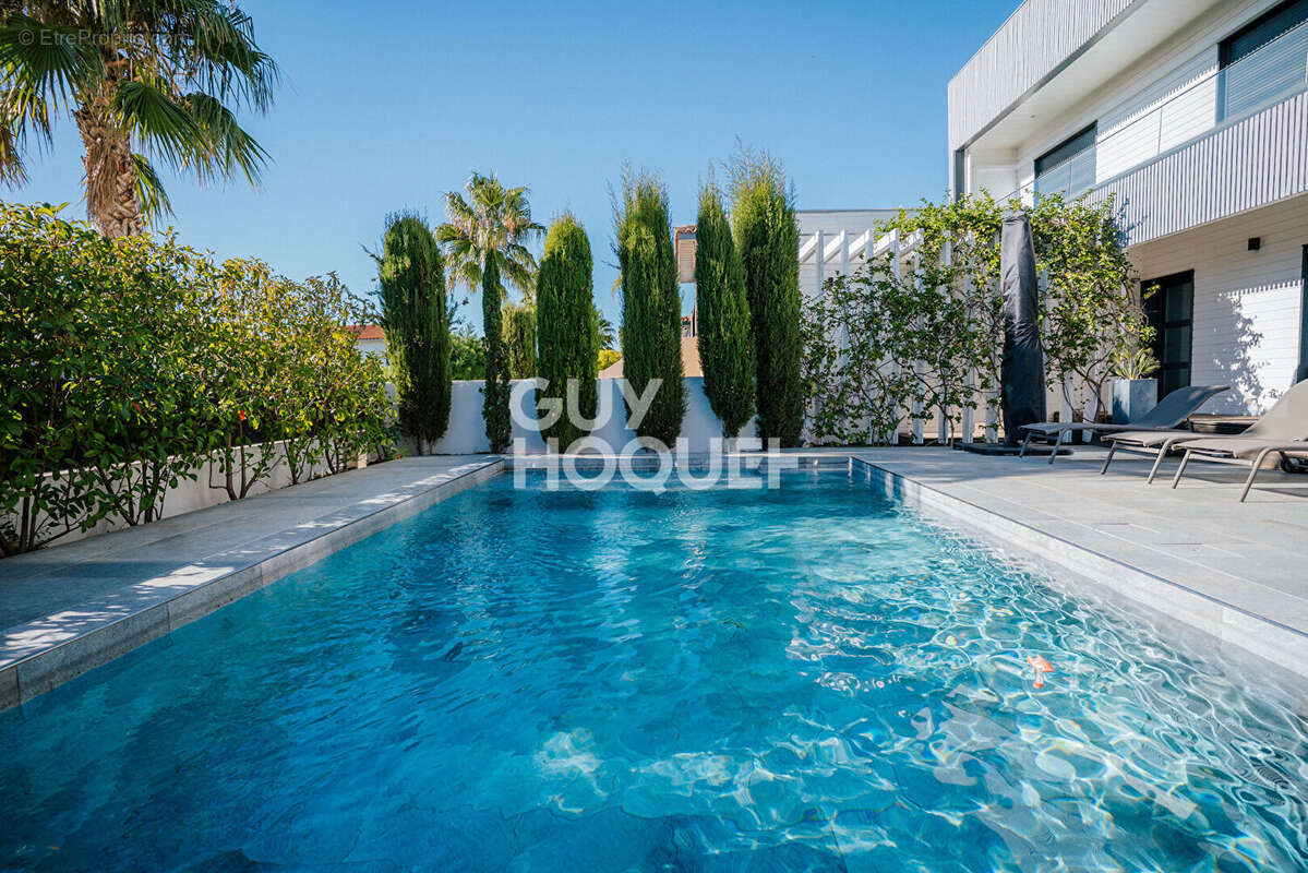 Maison à VILLENEUVE-DE-LA-RAHO