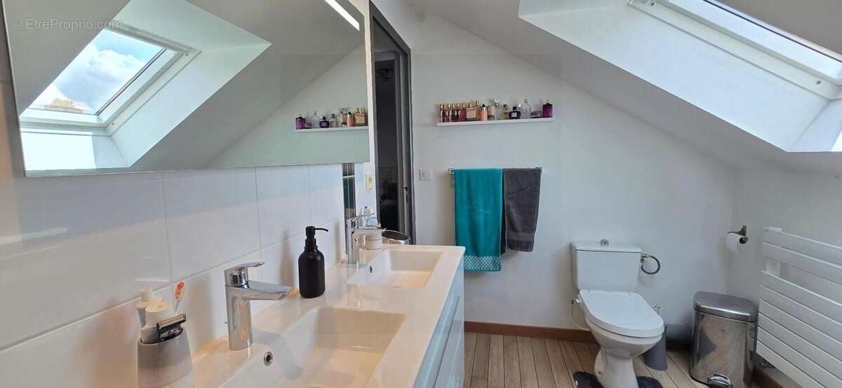 Chartres – pavillon familial 7 pièces – 4 chambres – grand séjour – jardin et garage - photo 15