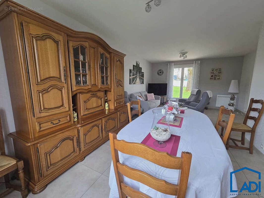 Maison à EXIREUIL