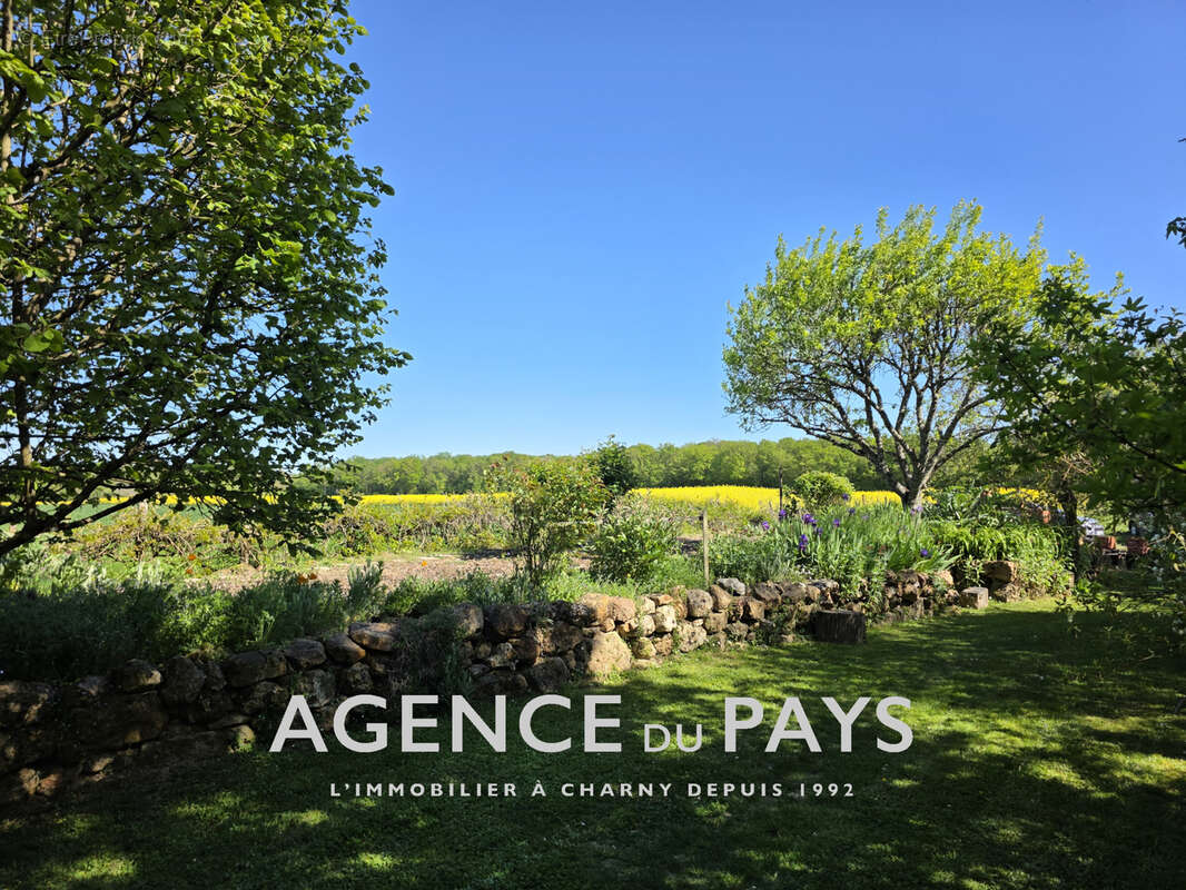 Maison à CHAMPCEVRAIS