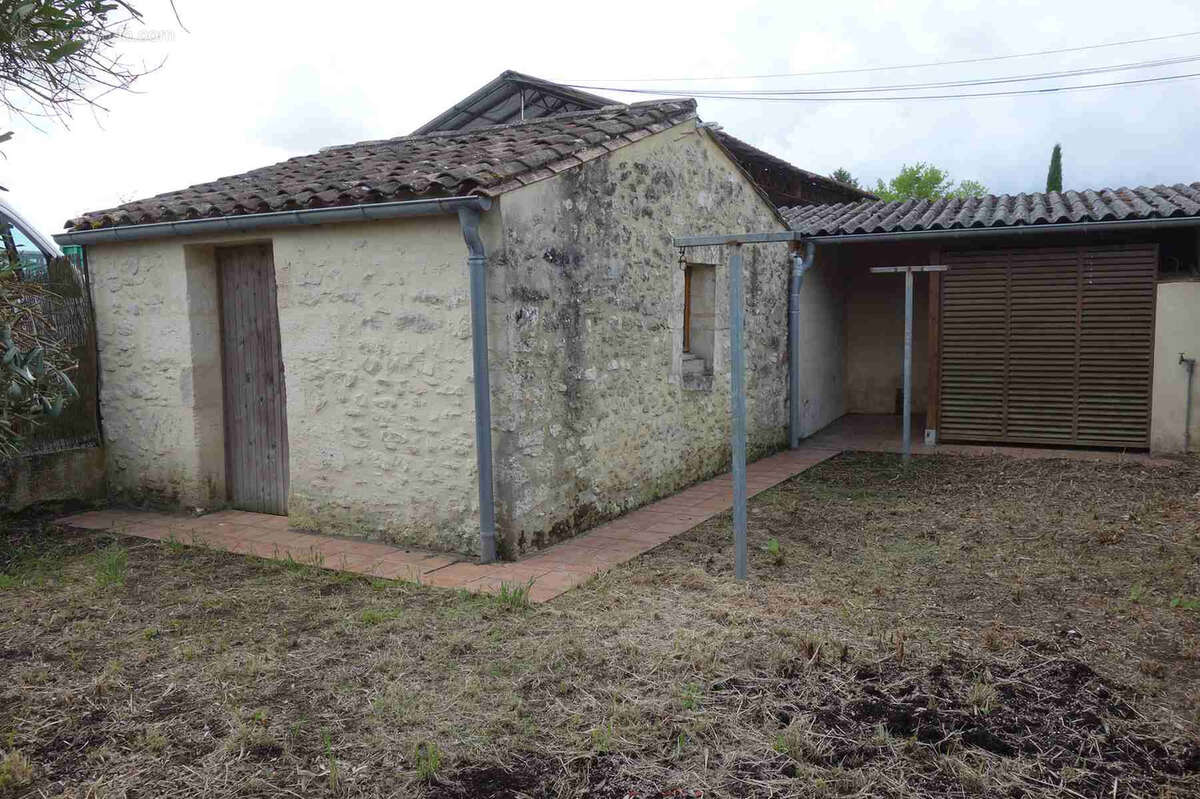 Au calme dans un hameau avec commerces à proximité - photo 4
