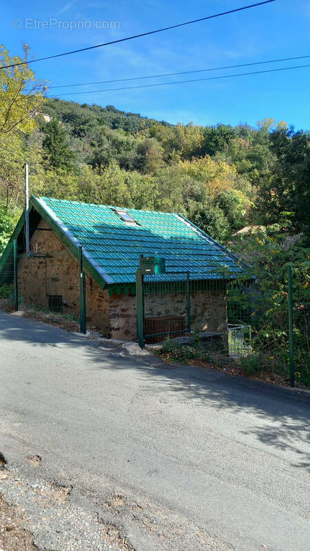 Maison à COLOMBIERES-SUR-ORB