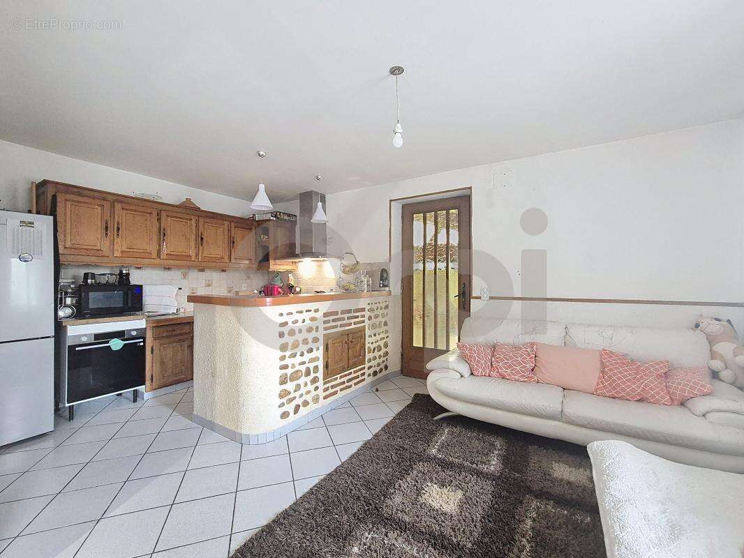 Maison à LE LARDIN-SAINT-LAZARE