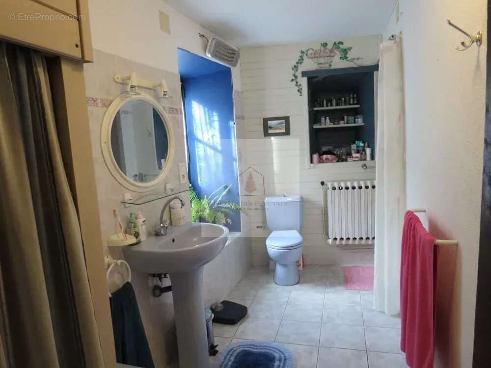 Maison à SAINT-GERMAIN-DE-CALBERTE