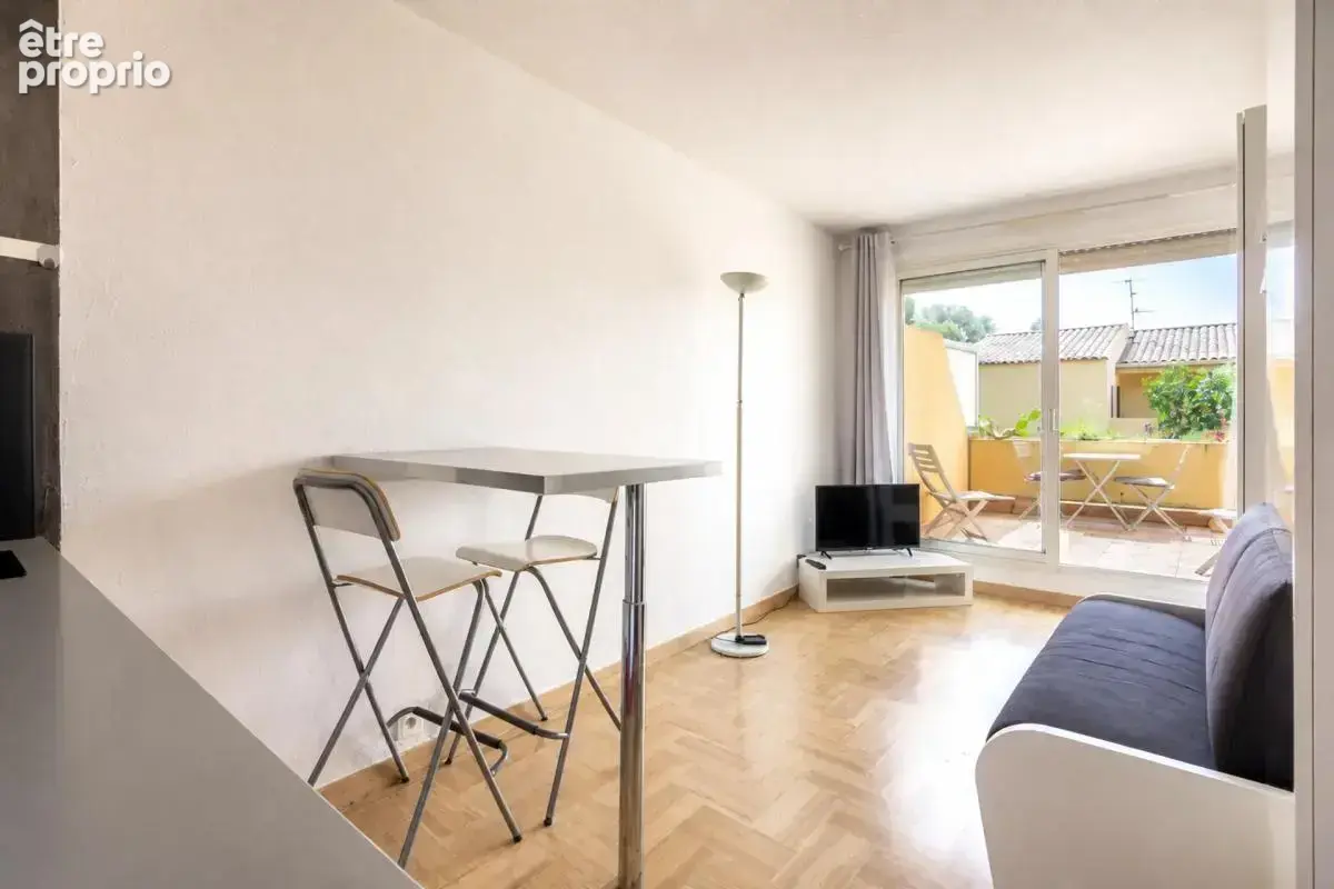 Studio de 1 pièce de 19 m² situé au  Lavandou - photo 2