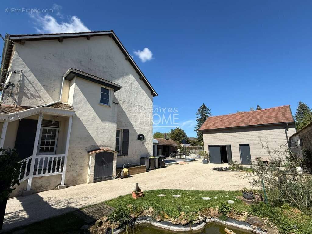Maison à COURPALAY