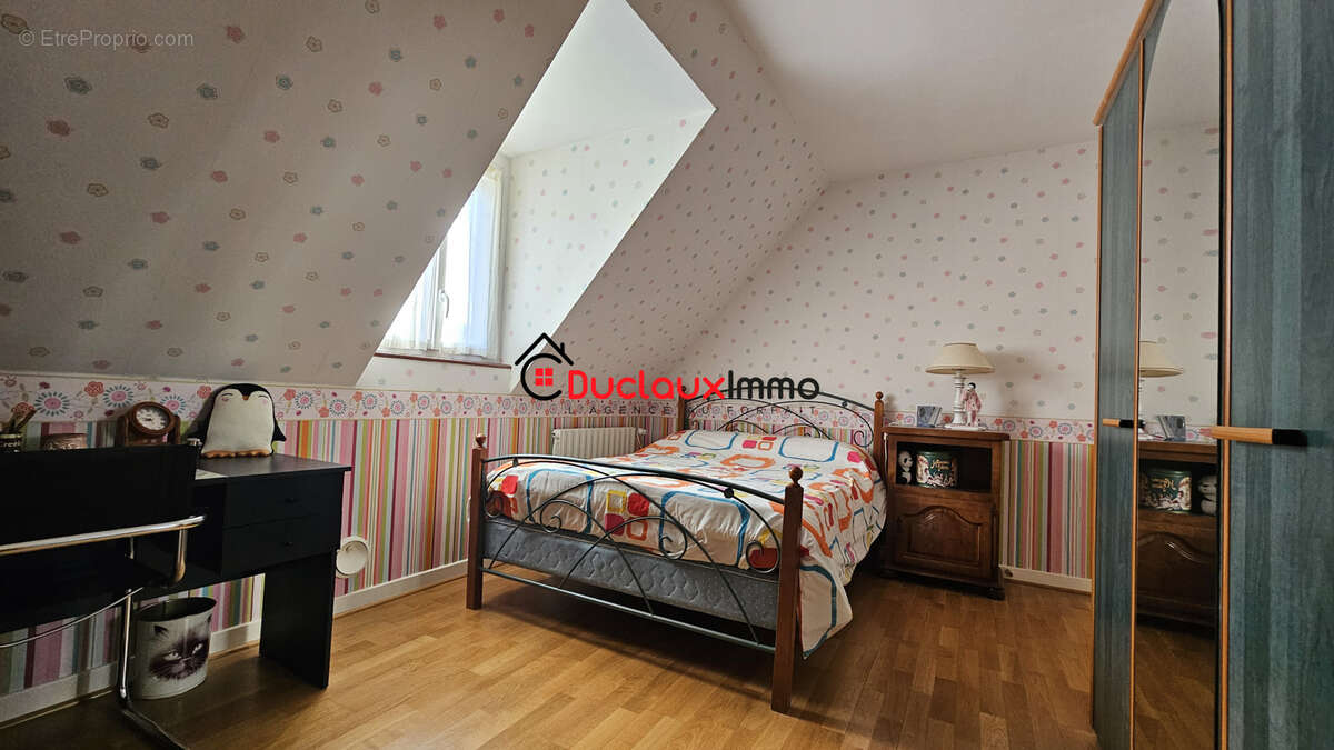 Maison à SANSAC-DE-MARMIESSE