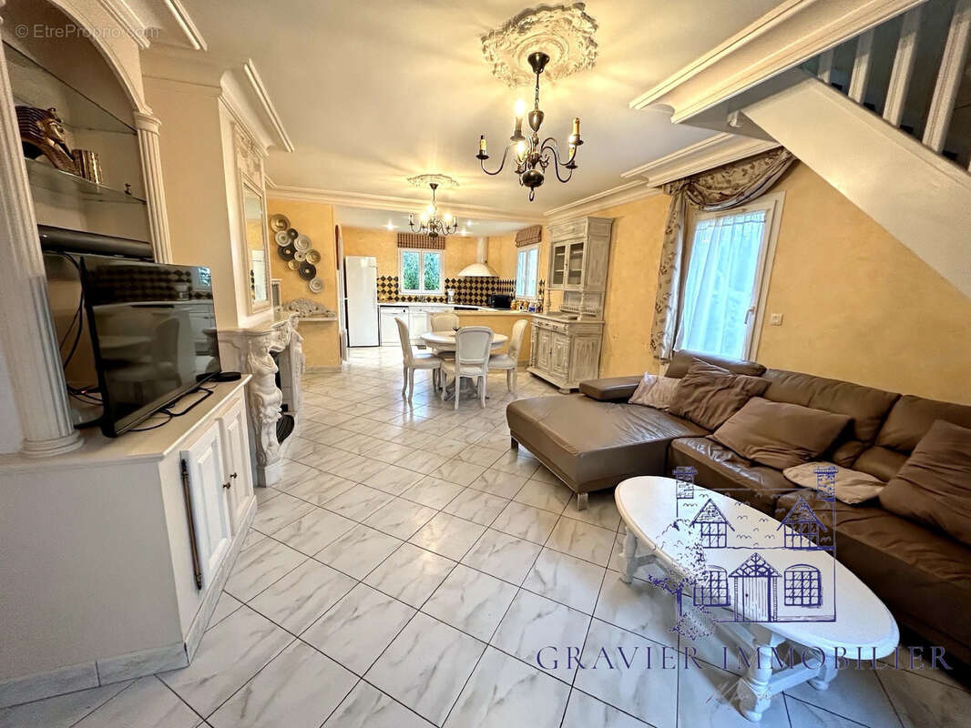 Maison à SAINT-GERMAIN-SUR-AY