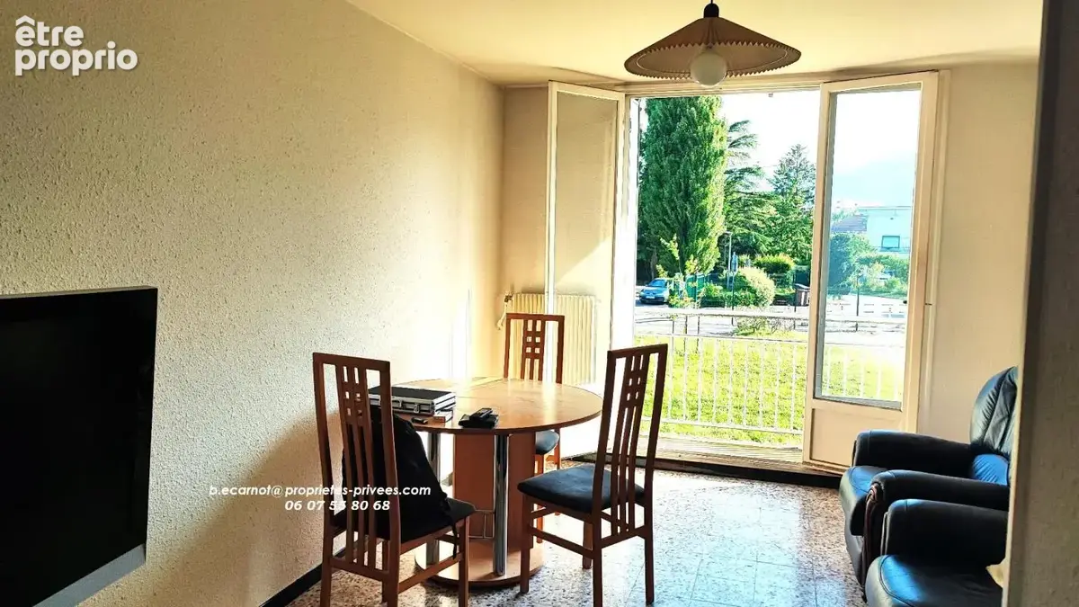 Appartement à SAINT-MARTIN-D'HERES