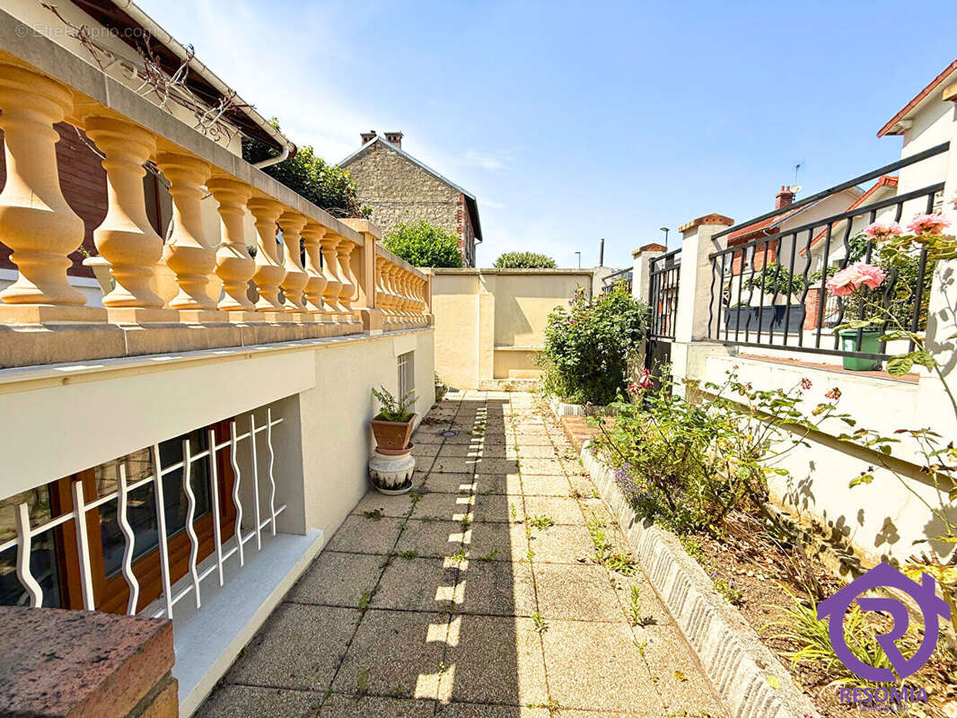 Maison à CHATILLON