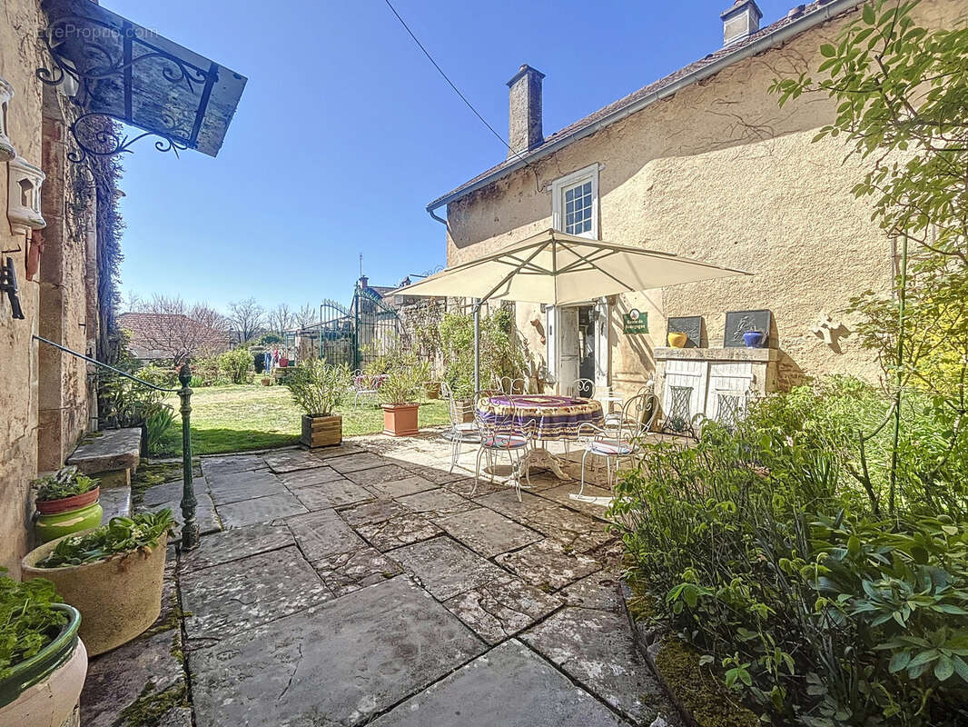 Maison à GRANCEY-LE-CHATEAU-NEUVELLE