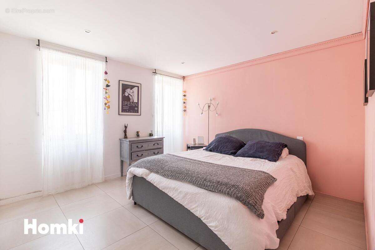 Appartement à MARSEILLE-7E