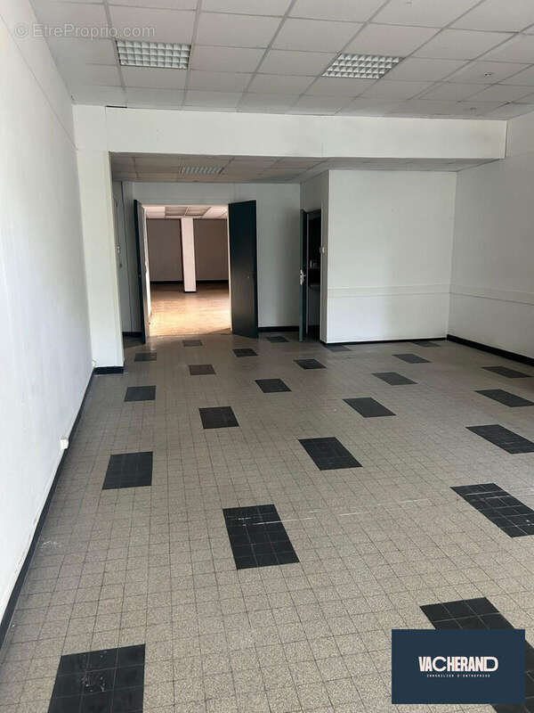 Commerce 213 m² à Lille  - photo 3