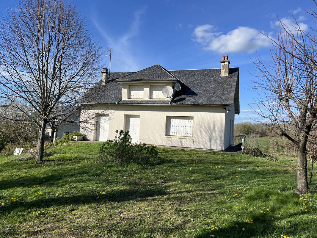Maison à ANGLARDS-DE-SALERS