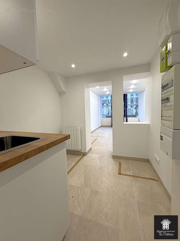 Commerce à VERSAILLES