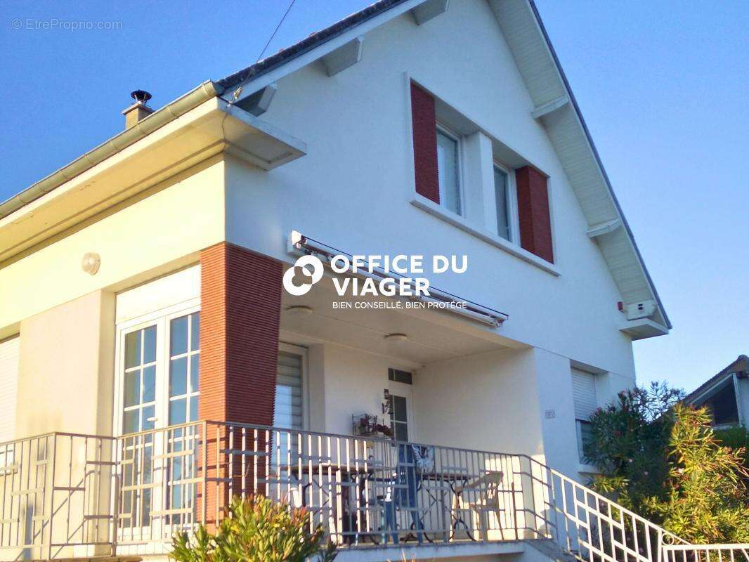 Maison - 5 pièces - 141,81 m² - photo 2