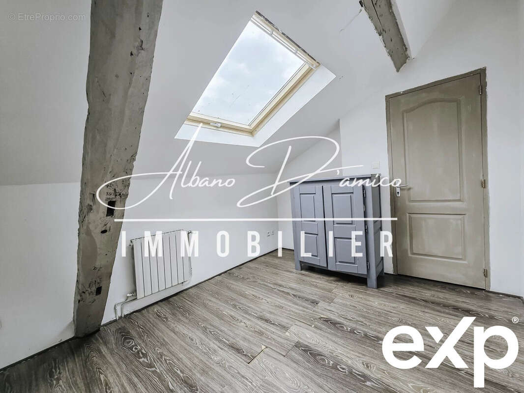 Maison à NEUVILLE-SAINT-REMY